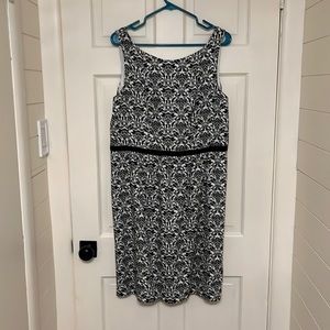 Loft Size 14 Zippered Floral Black and White dress